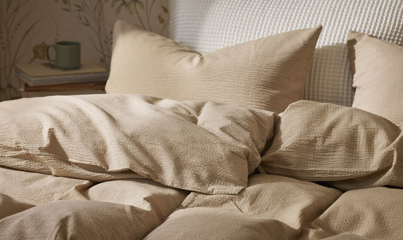 Nikki kreppsengesett 140x200 beige