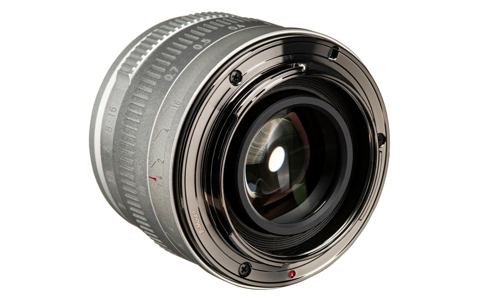 Festbrennweite 35 mm F/1.4 – Canon RFStandard-Prime-Objektiv mit einer Brennweite von 50 mm bei Vollformat