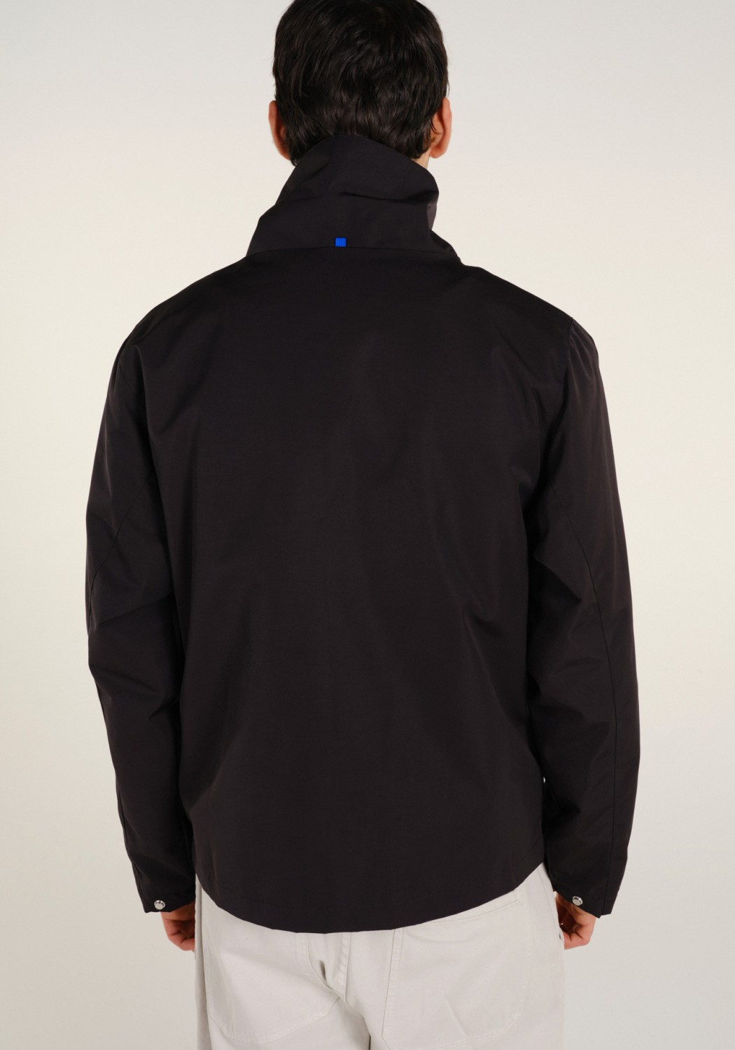 Embassy of Bricks and Logs Short-Parka Swara Black