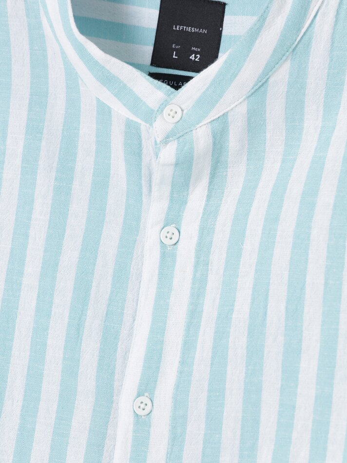 Camisa com gola mandarim, em algodão e linho - Turquesa Médio