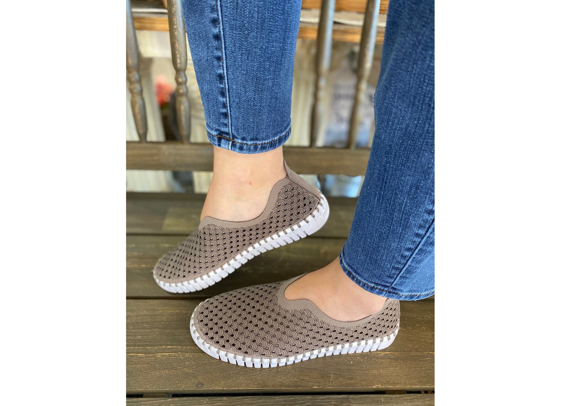 Tulip 3275 taupe