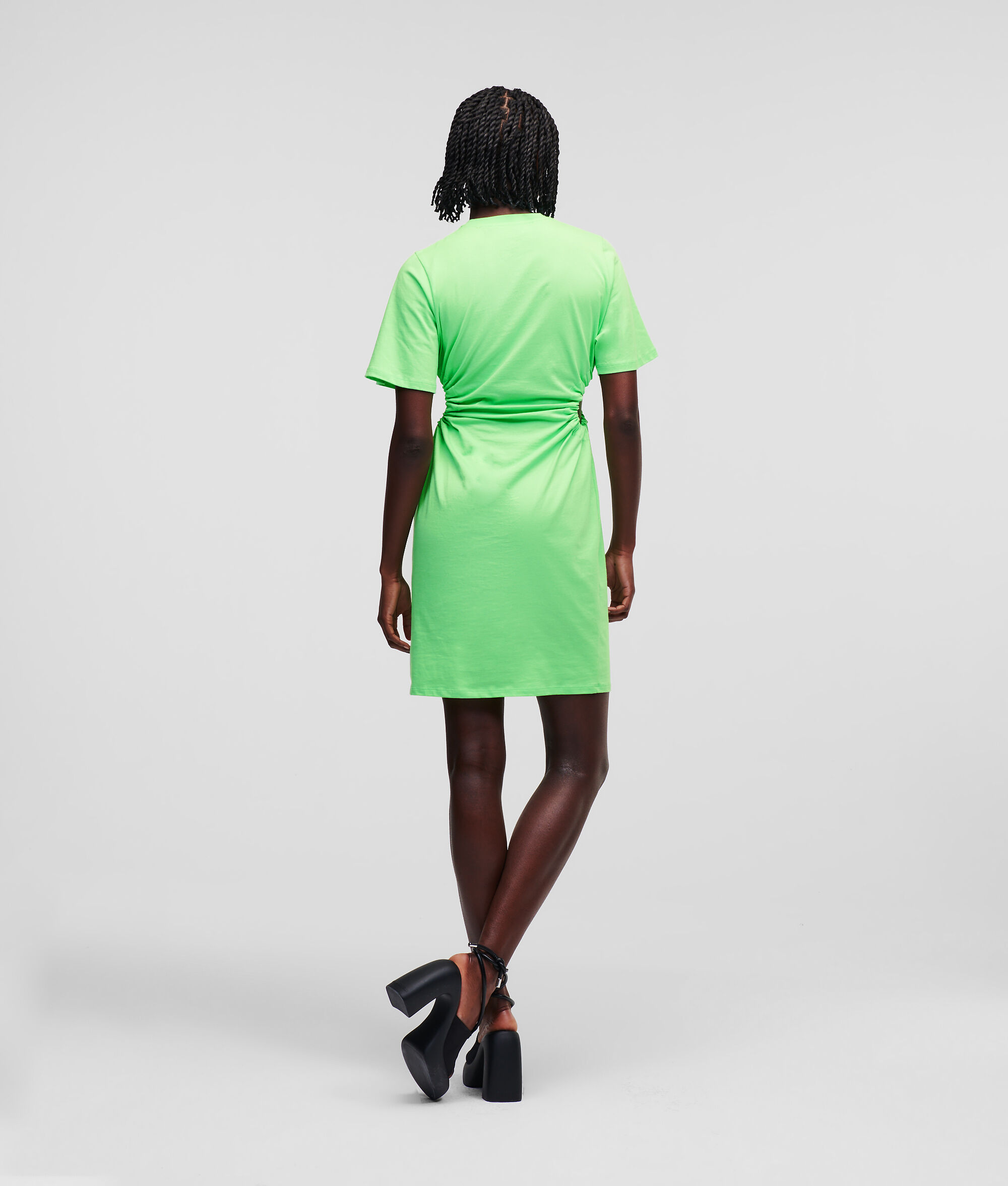 ROBE EN JERSEY AVEC DÉCOUPE