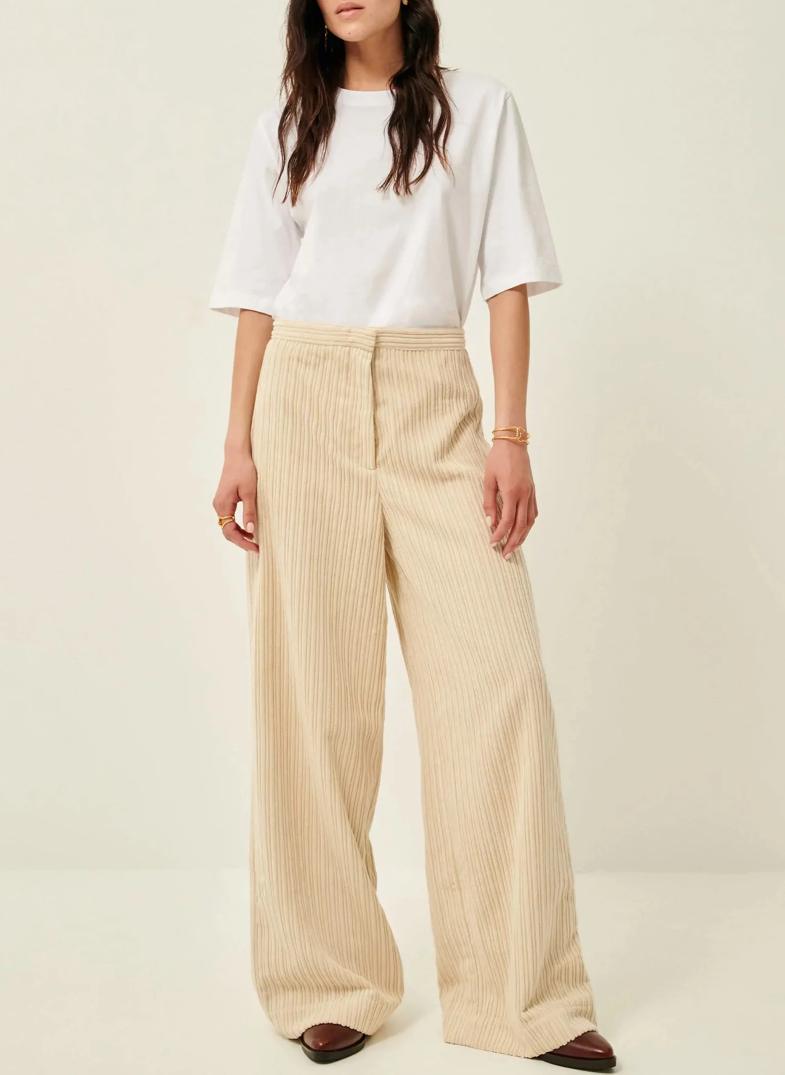 CAP EAST - Pantalon large taille haute en velours côtelé | Beige