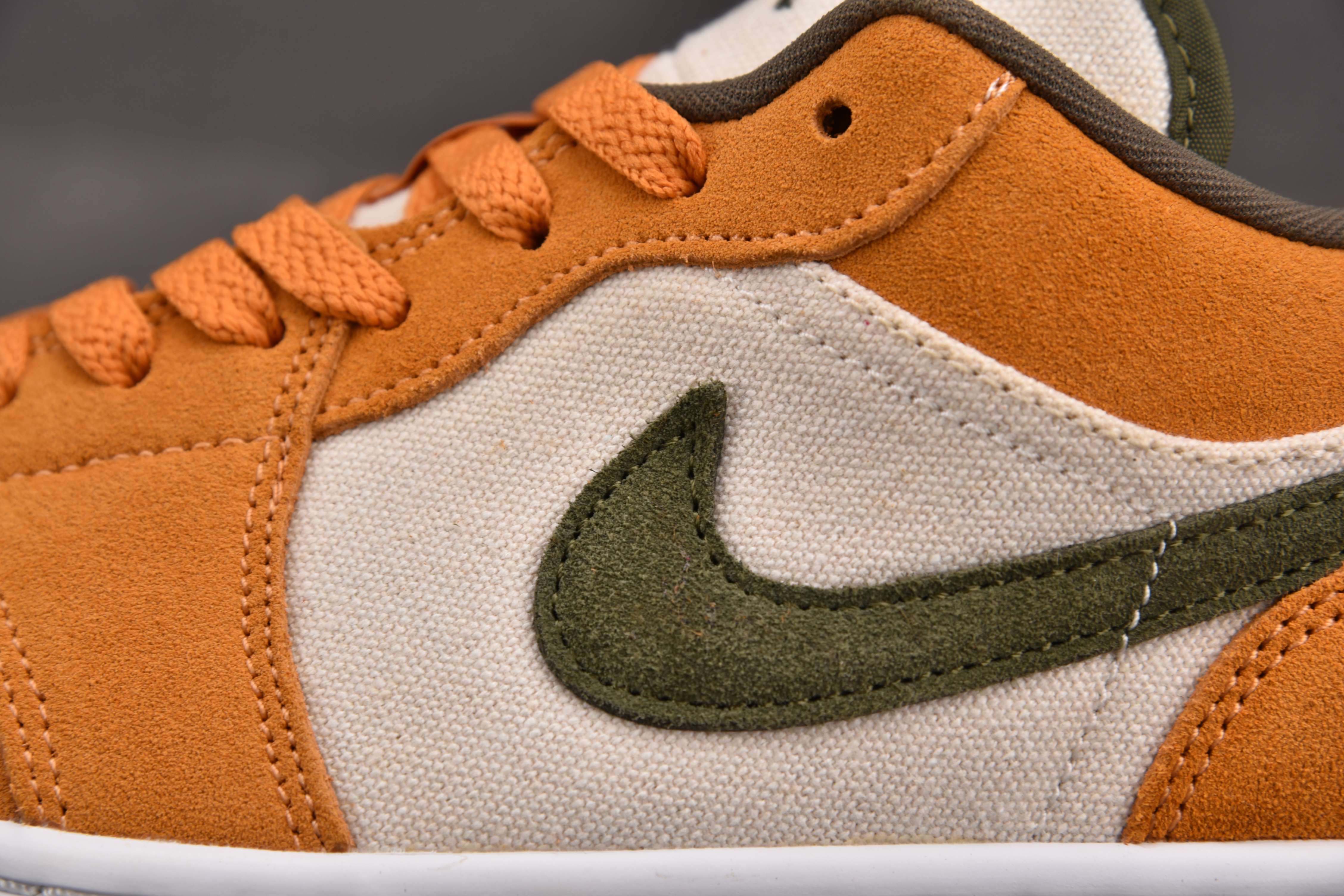 Jordan 1 Low SE Light Curry