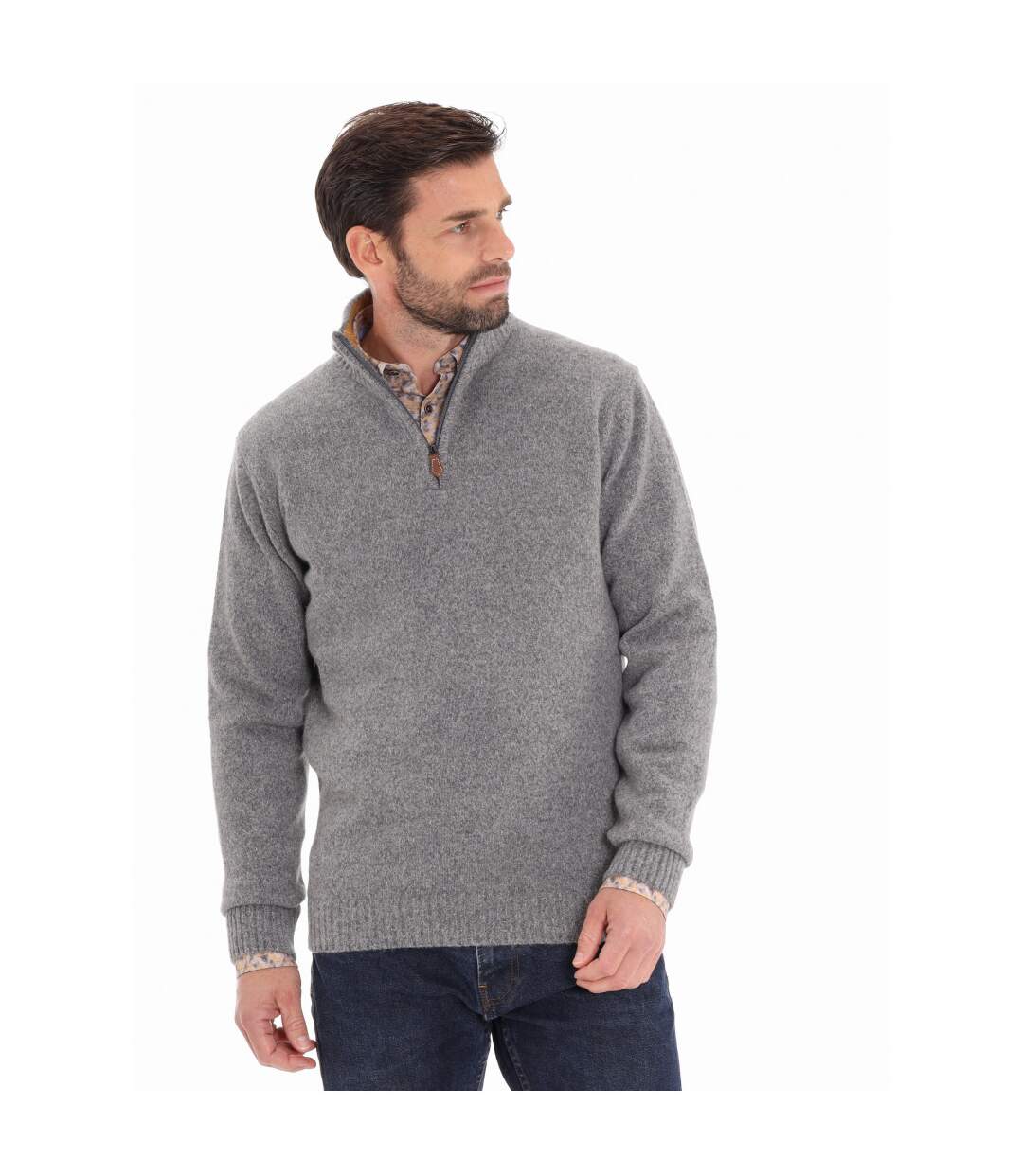 Pull col zippé bien chaud