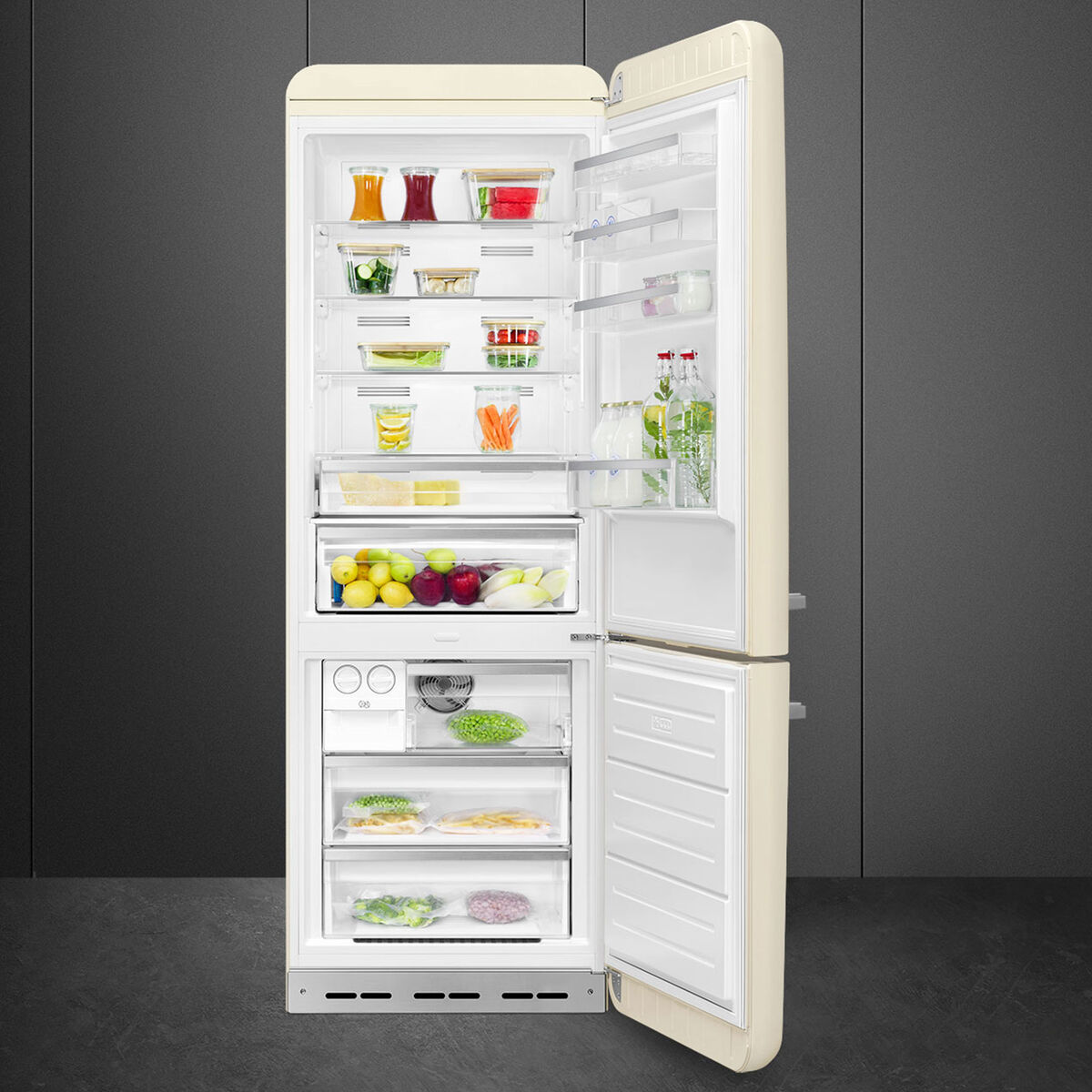 Smeg FAB38RCR6 Kombiskap høyrehengslet 70 cm, creme