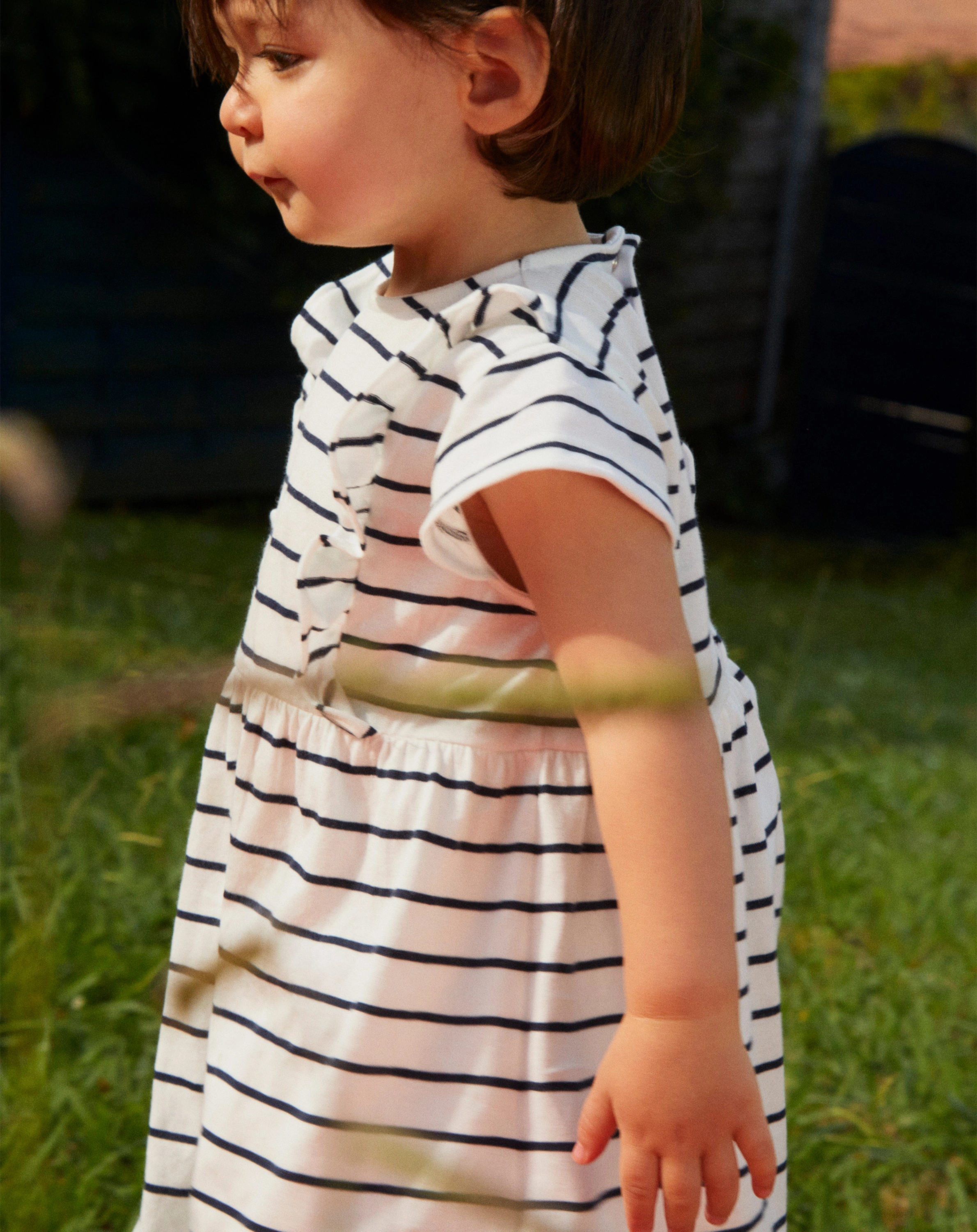 Kurzarm-Kleid BASA gestreift in marshmallow/smoking