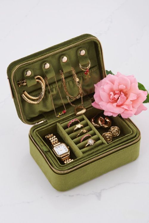 Vintage velvet groen sieraden doosje