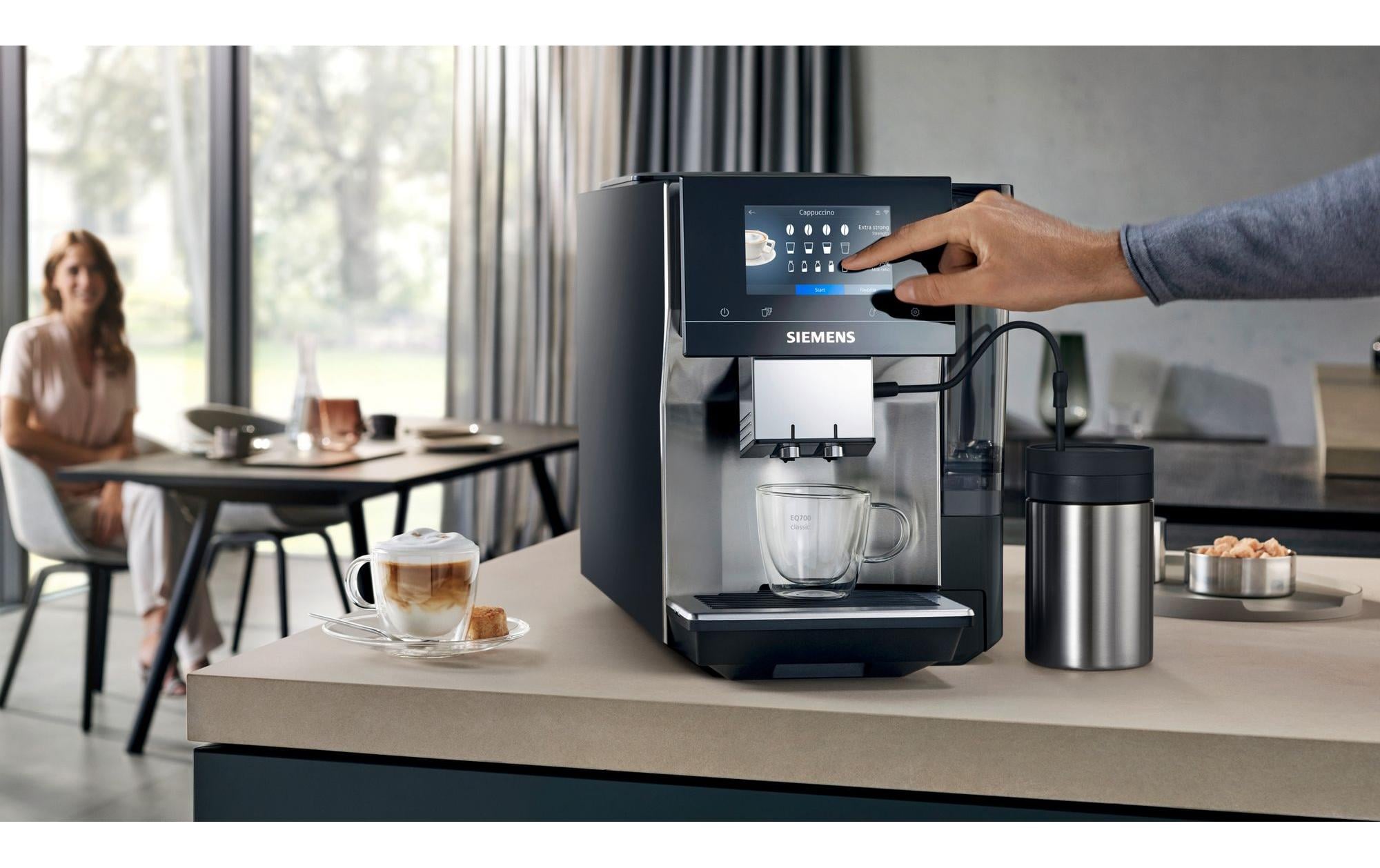 Kaffeevollautomat EQ700 Classic TP715D01 Braun<br>Vollautomat für die Zubereitung verschiedener Spezialitäten