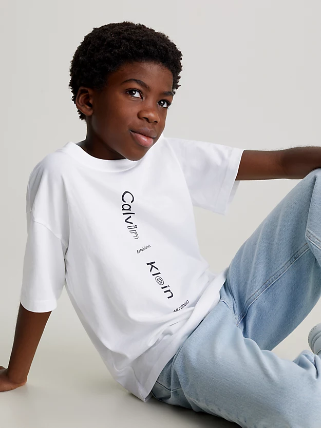 Camiseta com logo e modelagem relaxada