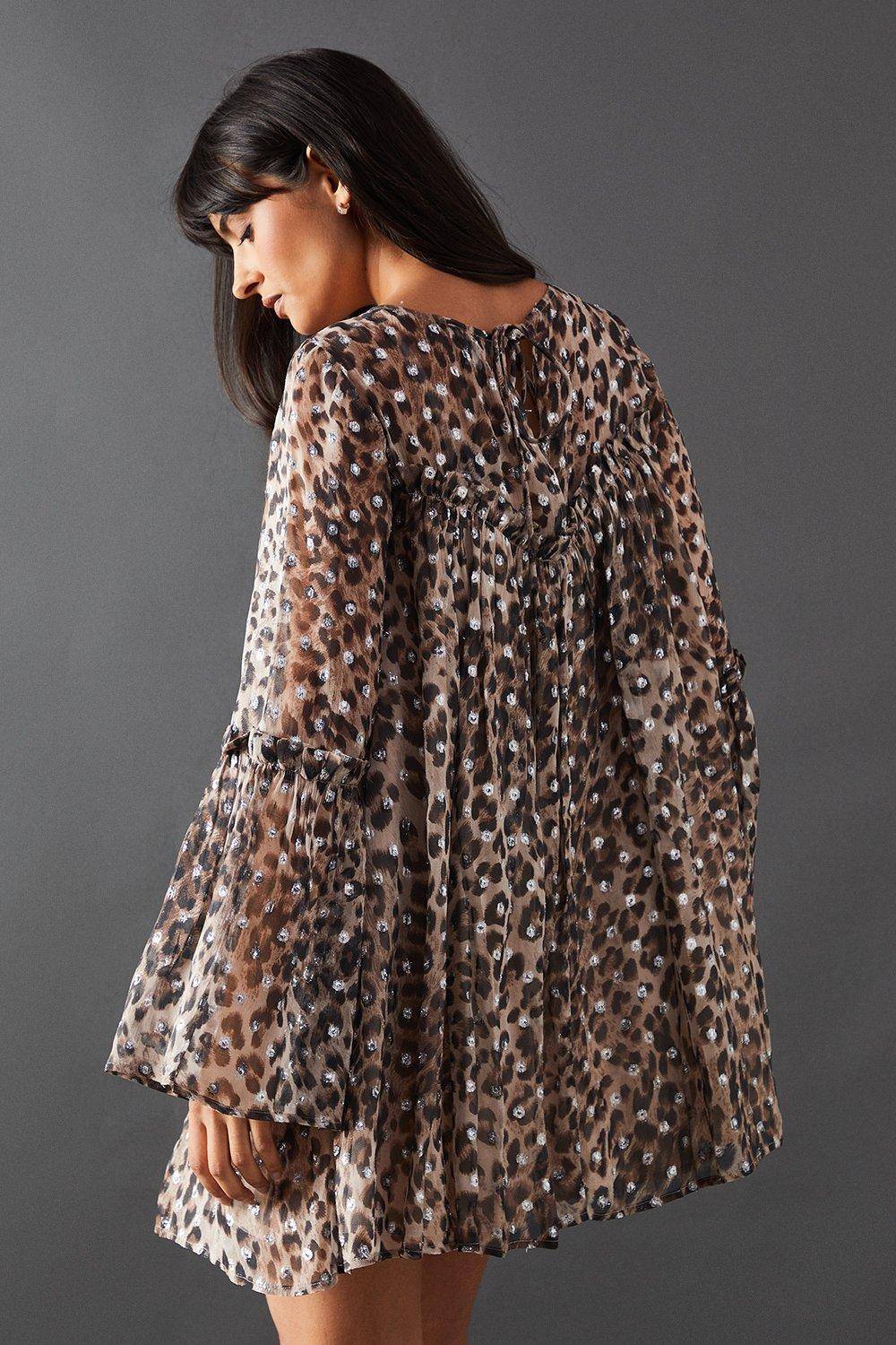 Warehouse Robe Mini à Manches Évasées en Jacquard Dobby Métallisé