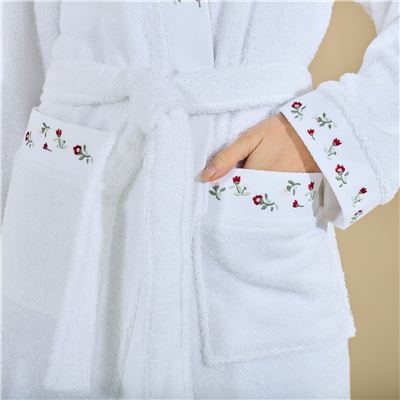 Peignoir brodé fleurs - 400 g/m²