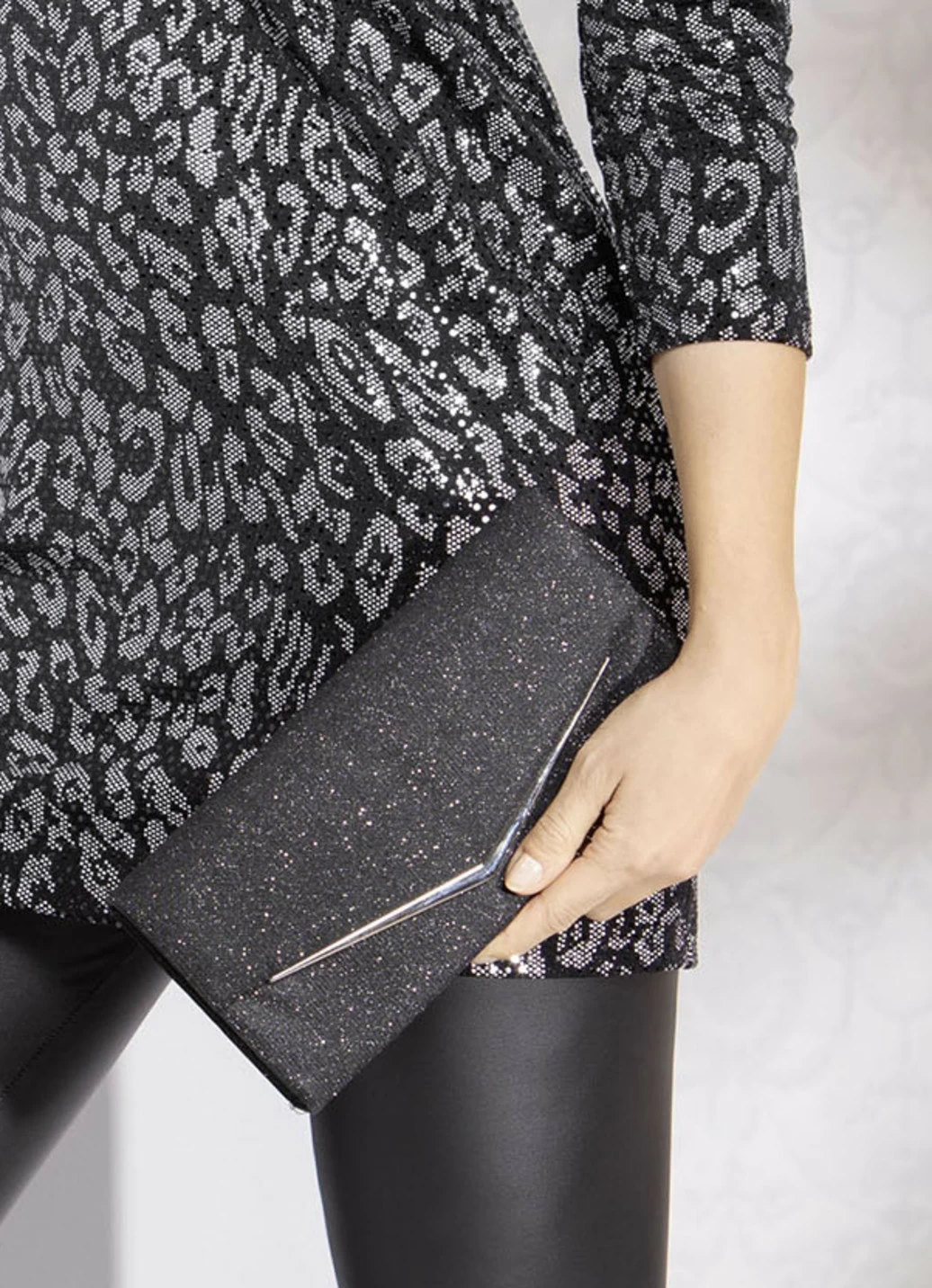 Abendtasche mit abnehmbarer Kette