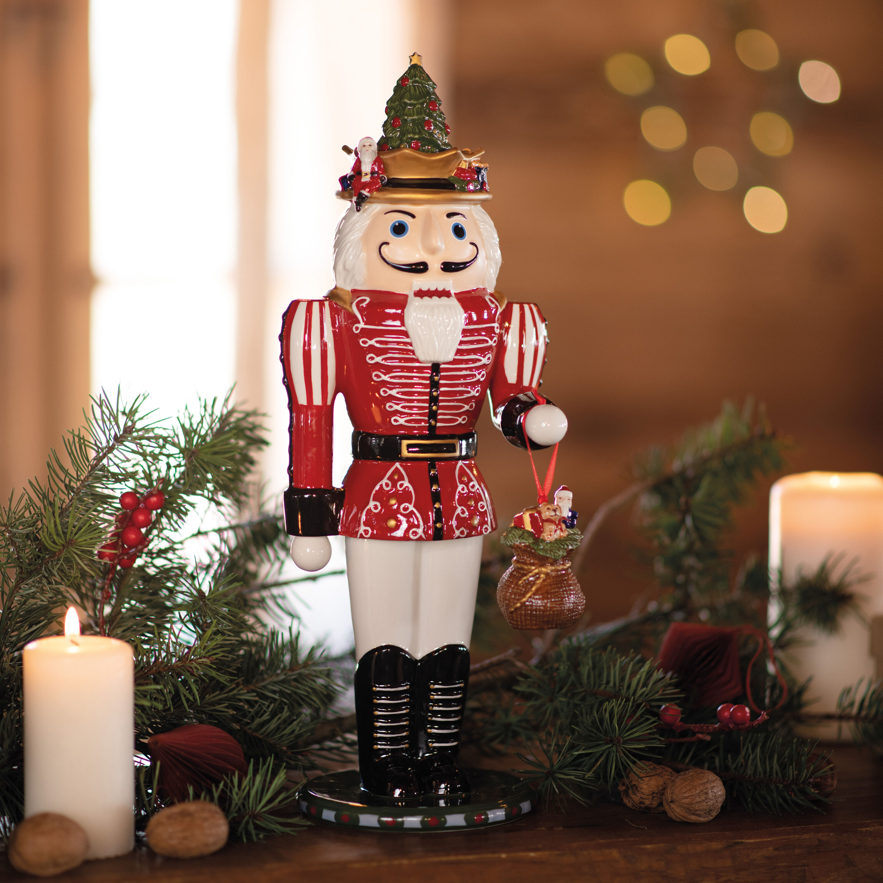 Christmas Toy's Christmas figurine Multi-colored, 5.5'' x 4.9'' x 14.5'', porcelain