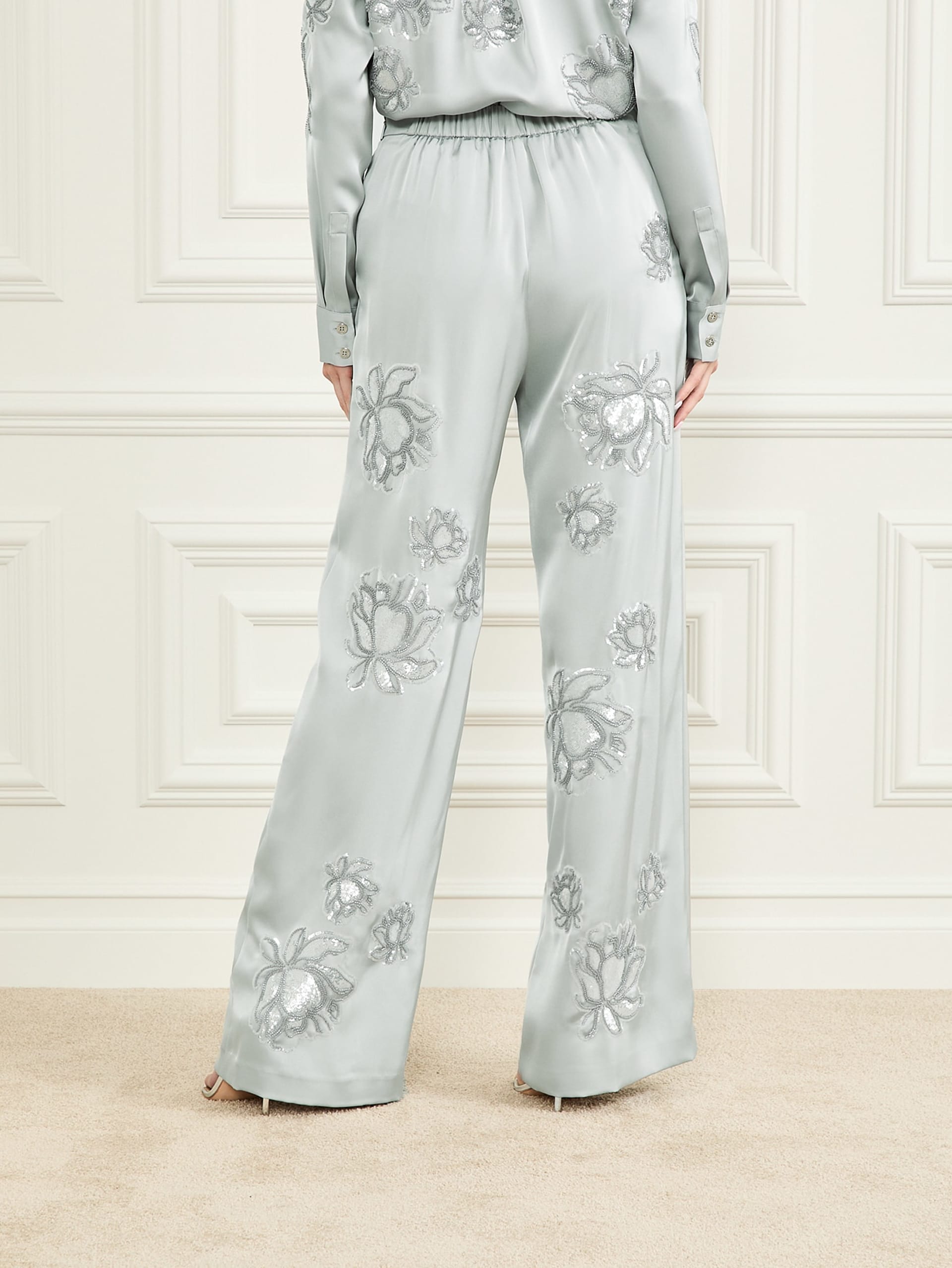 Calça Gwen com bordado floral