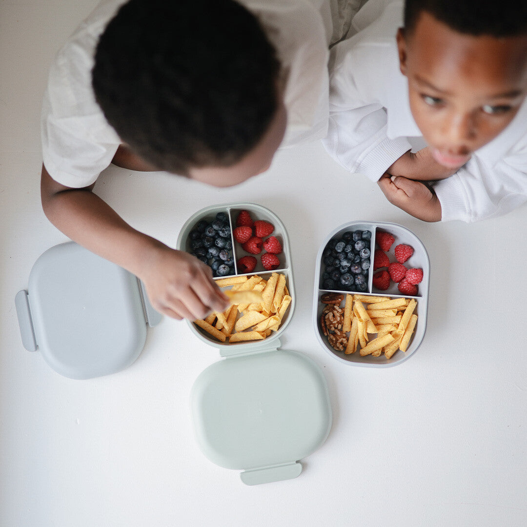Mushie lunchbox met bestek - sage