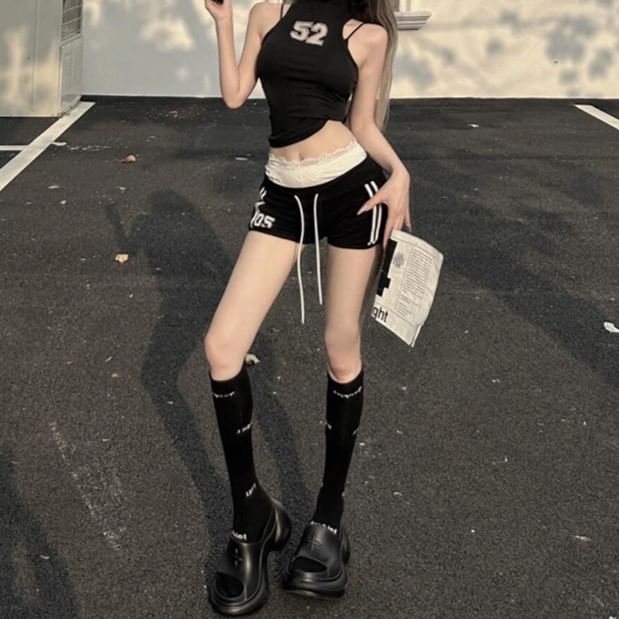 Kilopi - Nummering Tanktop / Laag uitgesneden gestreepte shorts / Kanten slip / Set