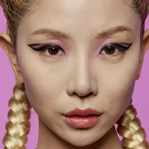 Bare With Me Blur Tint Foundation 05 Vanilla