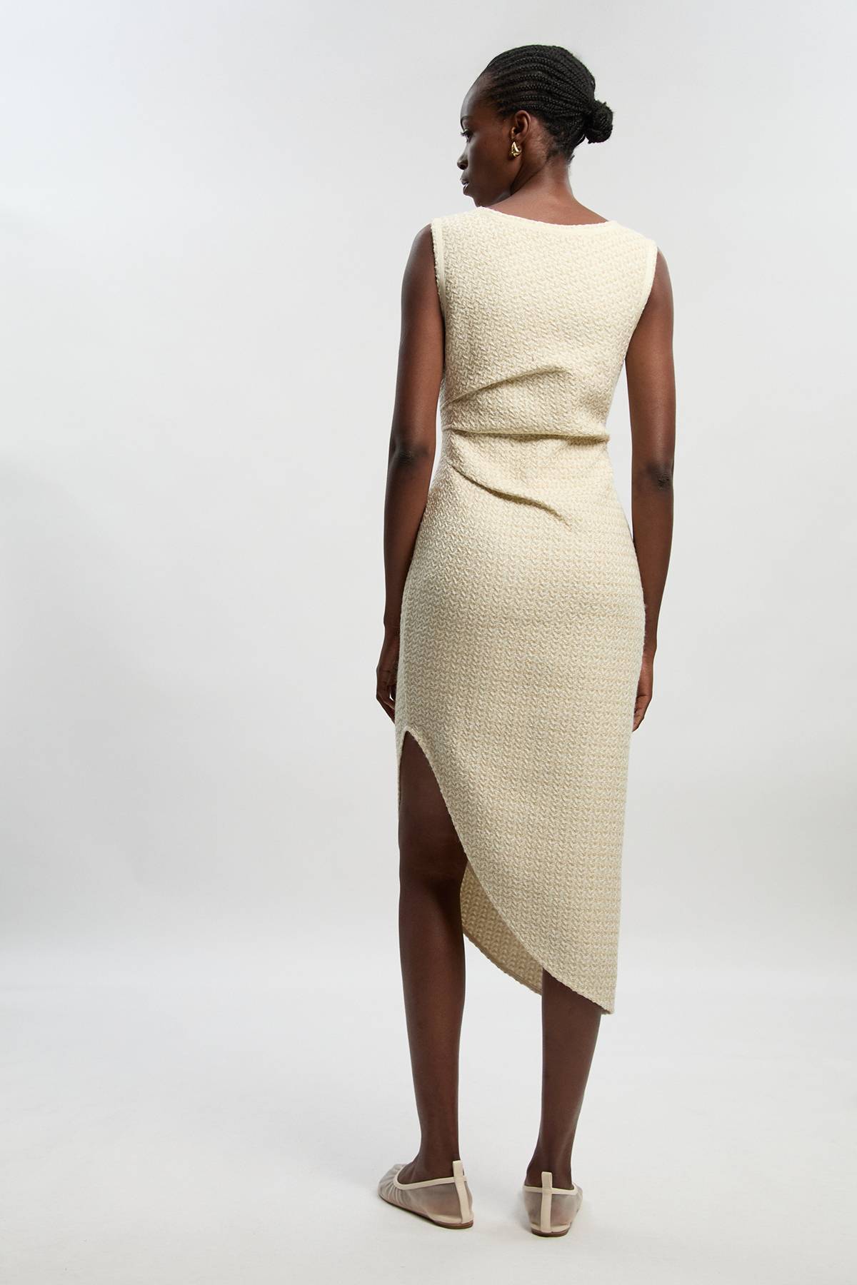 KarenMillen Robe Midi Ajustée en Bouclé avec Détails Froncés