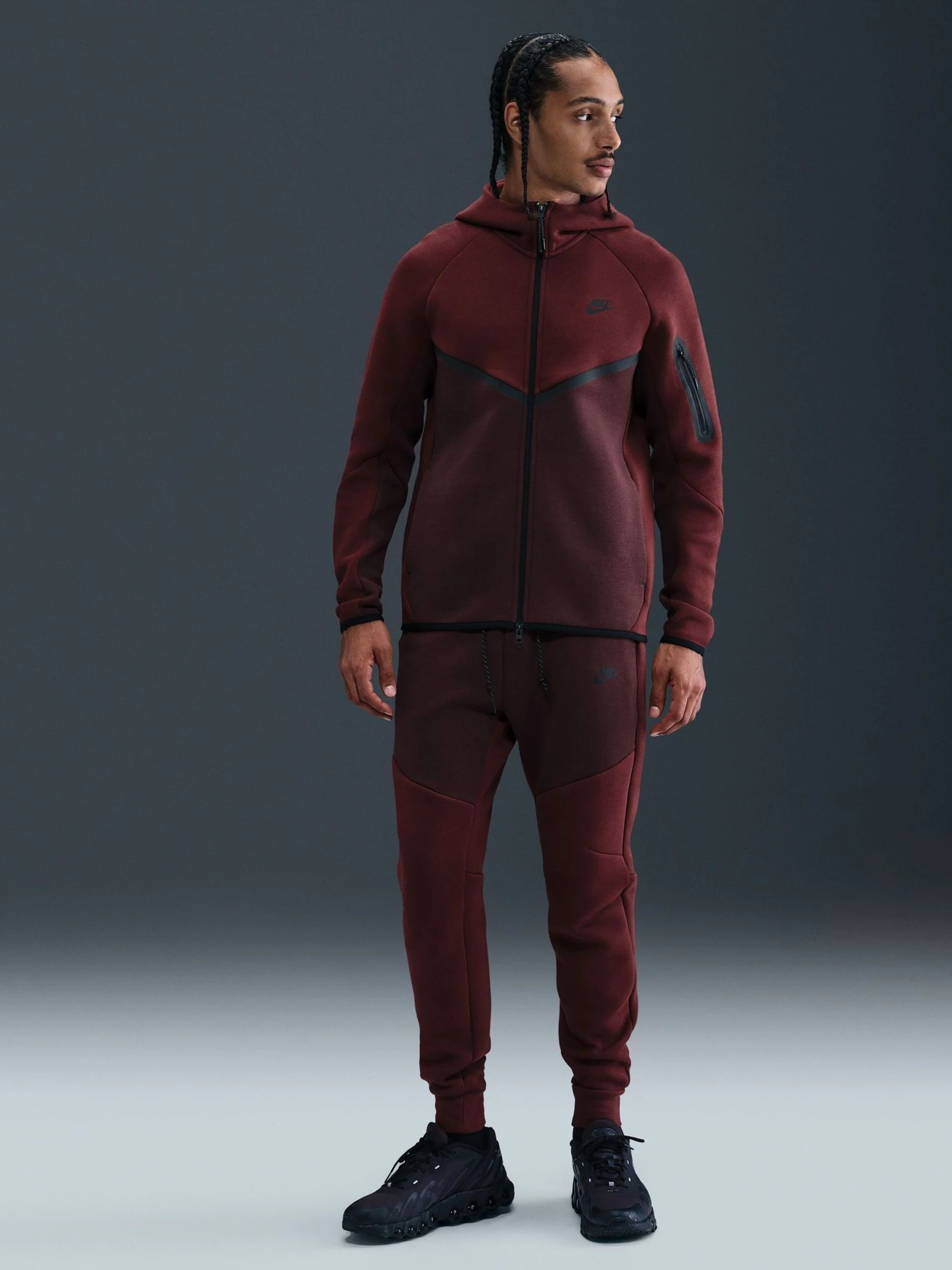 Donker team rood - Nike Tech Fleece joggingbroek