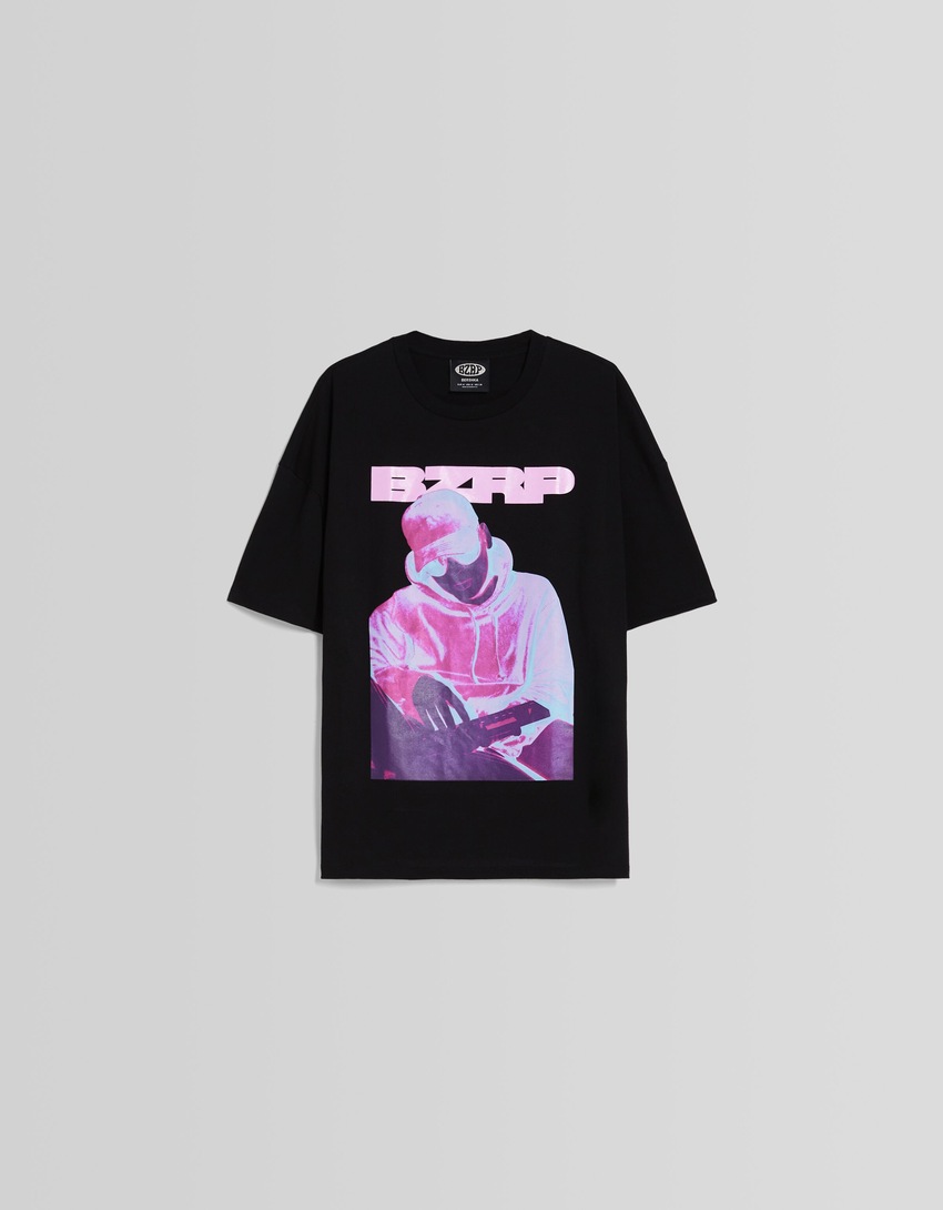 Camiseta de manga curta oversized com estampa BERSHKA ft. BIZARRAP