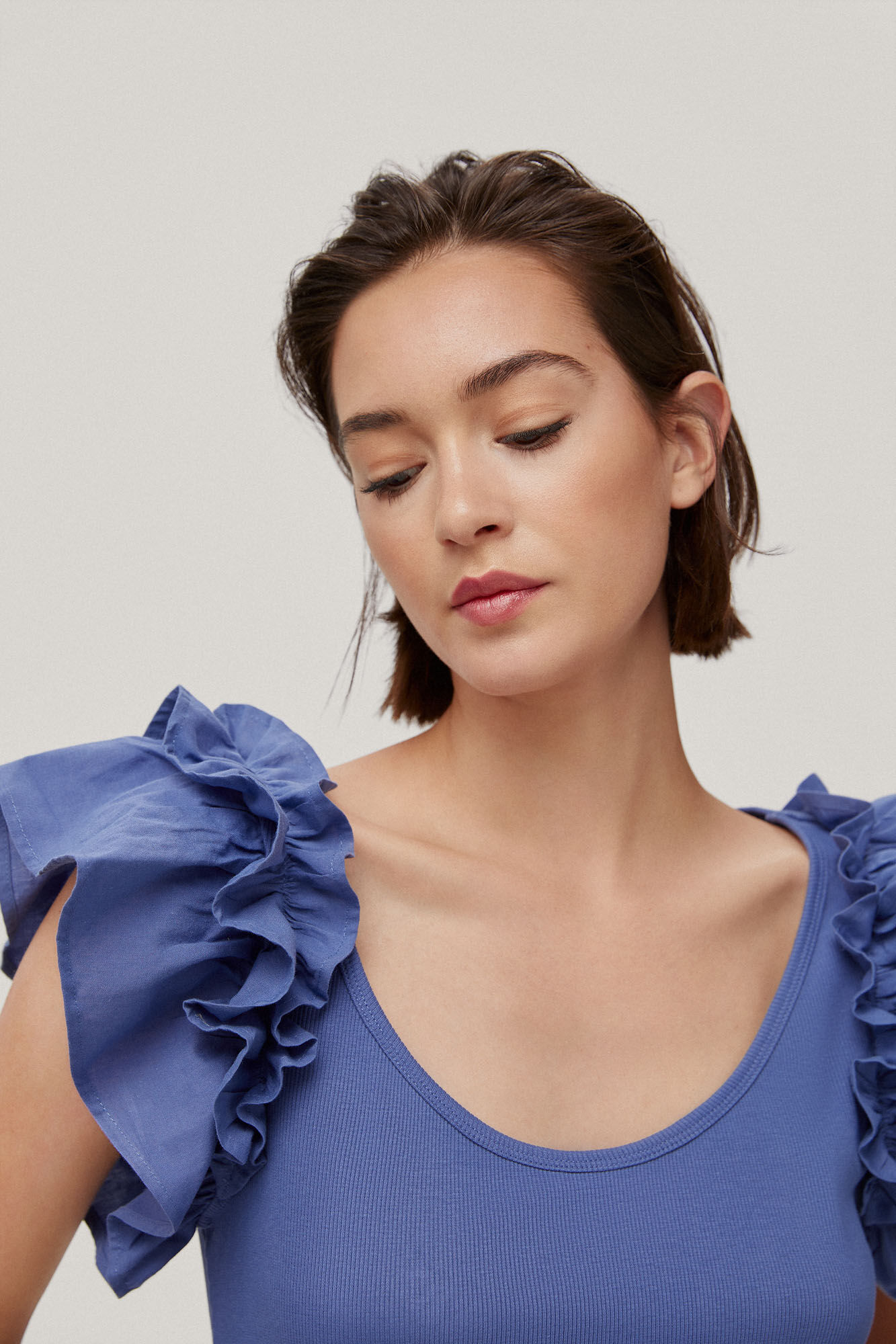Camiseta com suspensórios franzidos - Azul