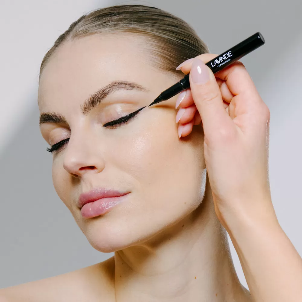 Lavinde Copenhagen Notable Liquid Eyeliner - sort