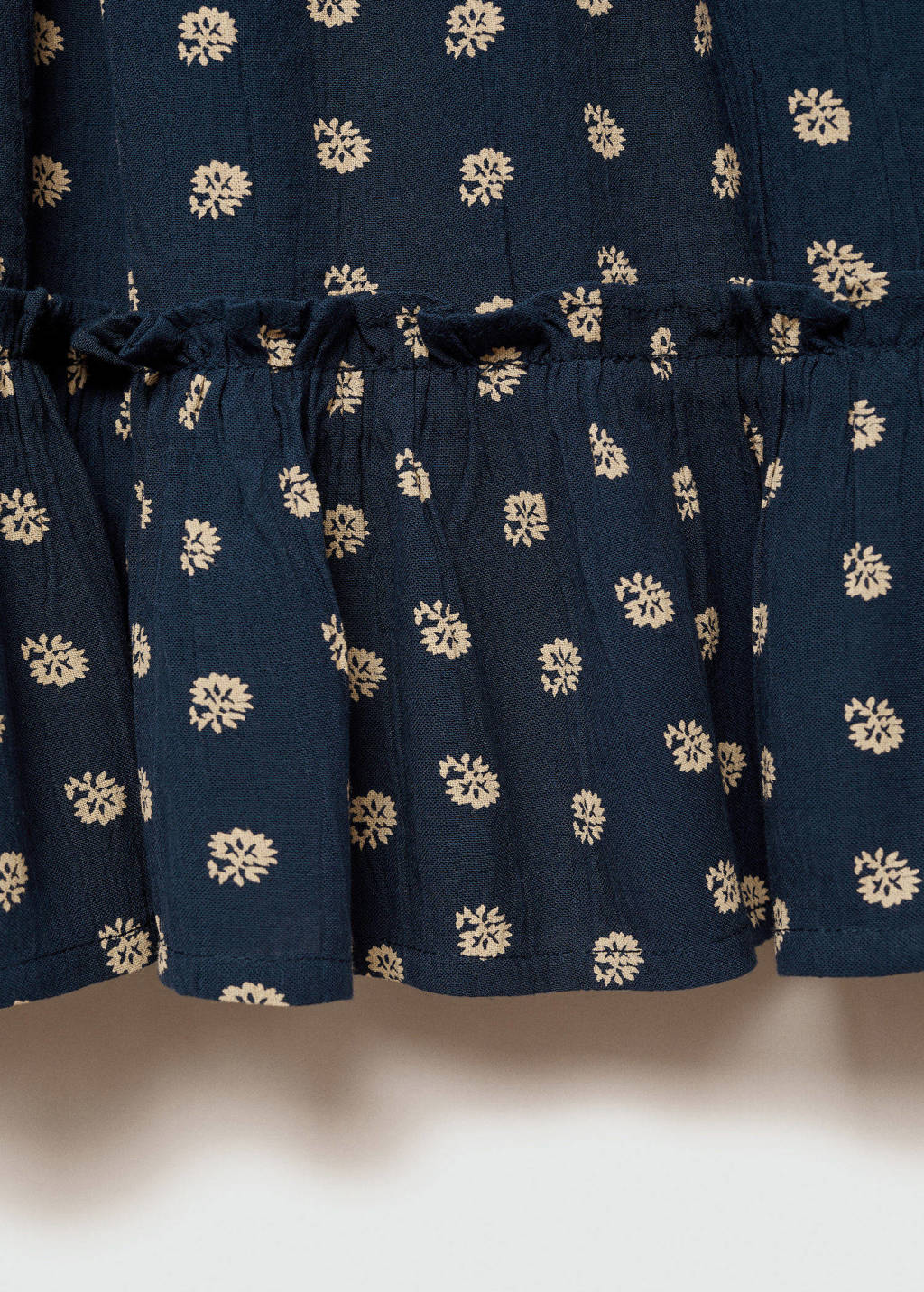 Mango Kids A-lijn jurk met all over print en ruches donkerblauw/beige