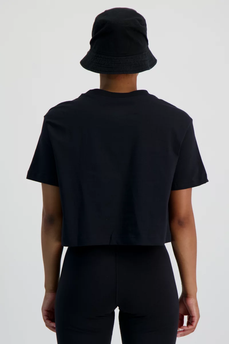 Nike Sportswear Essential Damen T-Shirt
