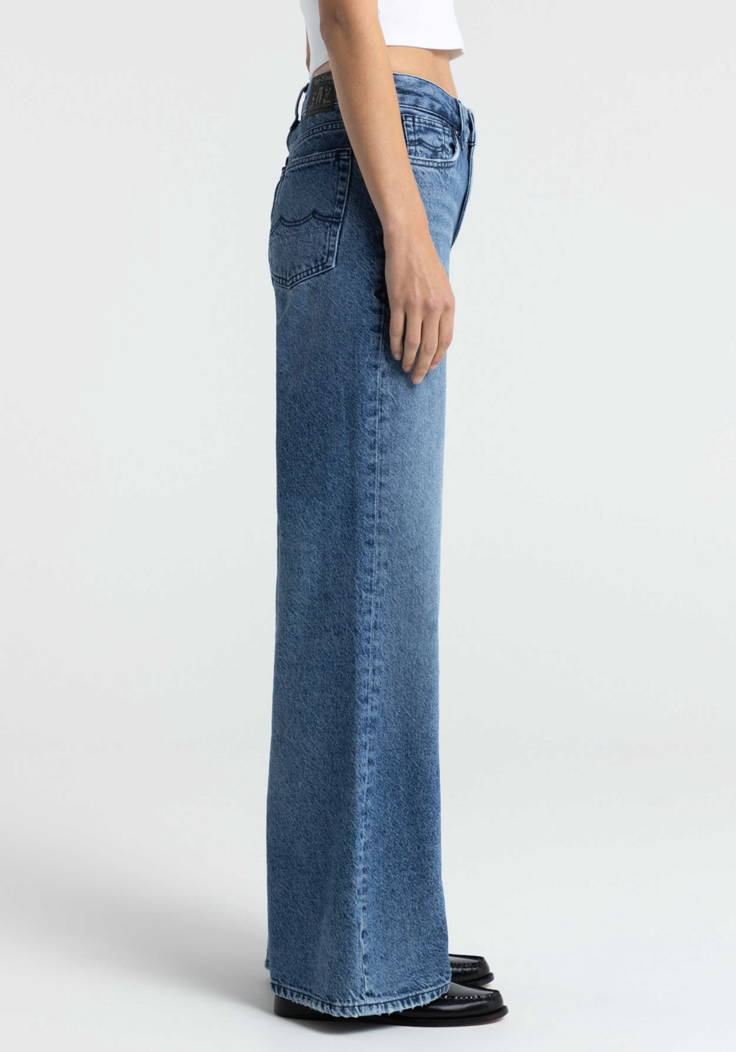 Kings Of Indigo Jeans Jane Rechange Mid Worn