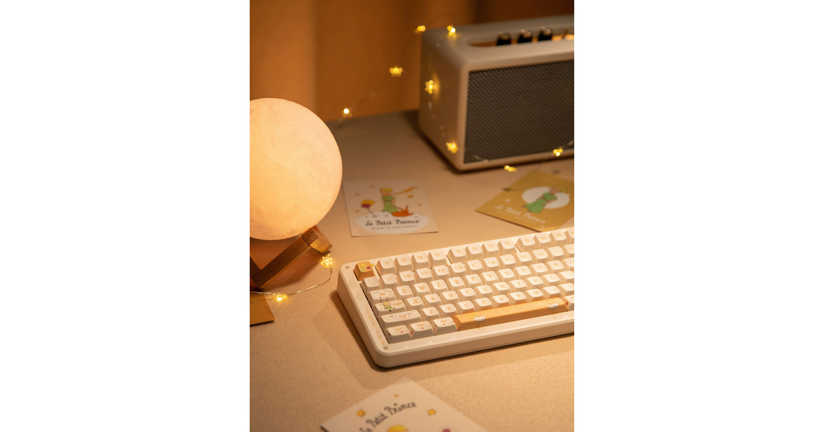 IqunixZX75 Sunset Ponder Wireless Mechanical Keyboard, gaming toetsenbord  (Lichtgeel, US lay-out, Gateron Red, RGB leds, 75%, Hot-swappable, Double-shot PBT, 2.4GHz | Bluetooth 5.1 | USB-C)