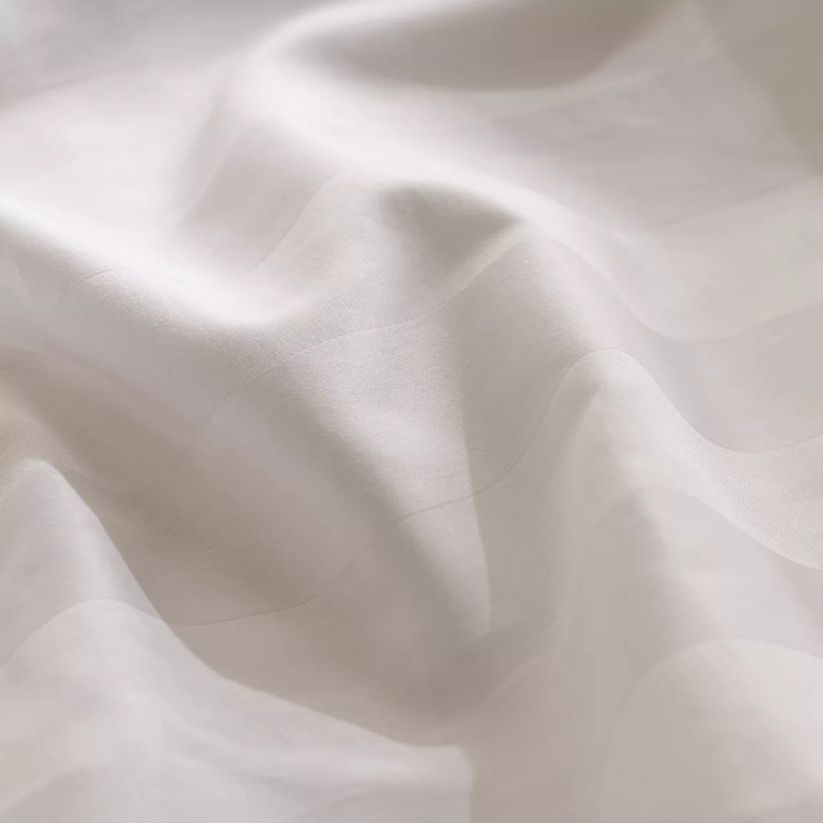 Housse de couette et deux taies satin de coton (240 x 220 cm) Isadora Blanche