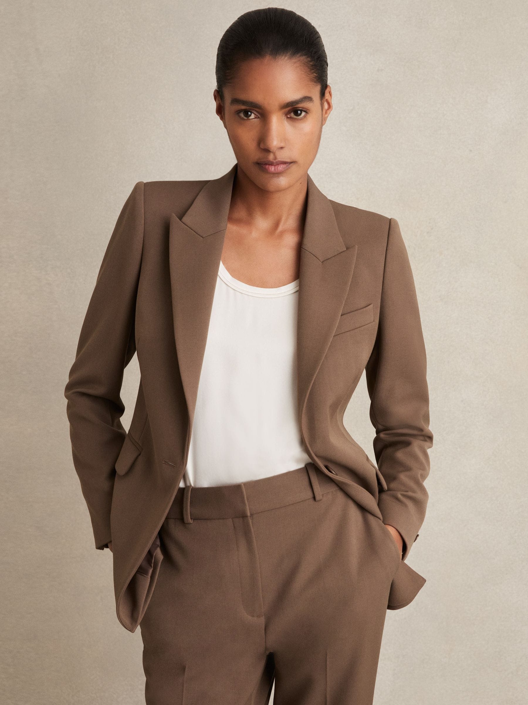 Mink neutraal - Reiss Gabi maatsnit-kostuumblazer met enkele knoopsluiting