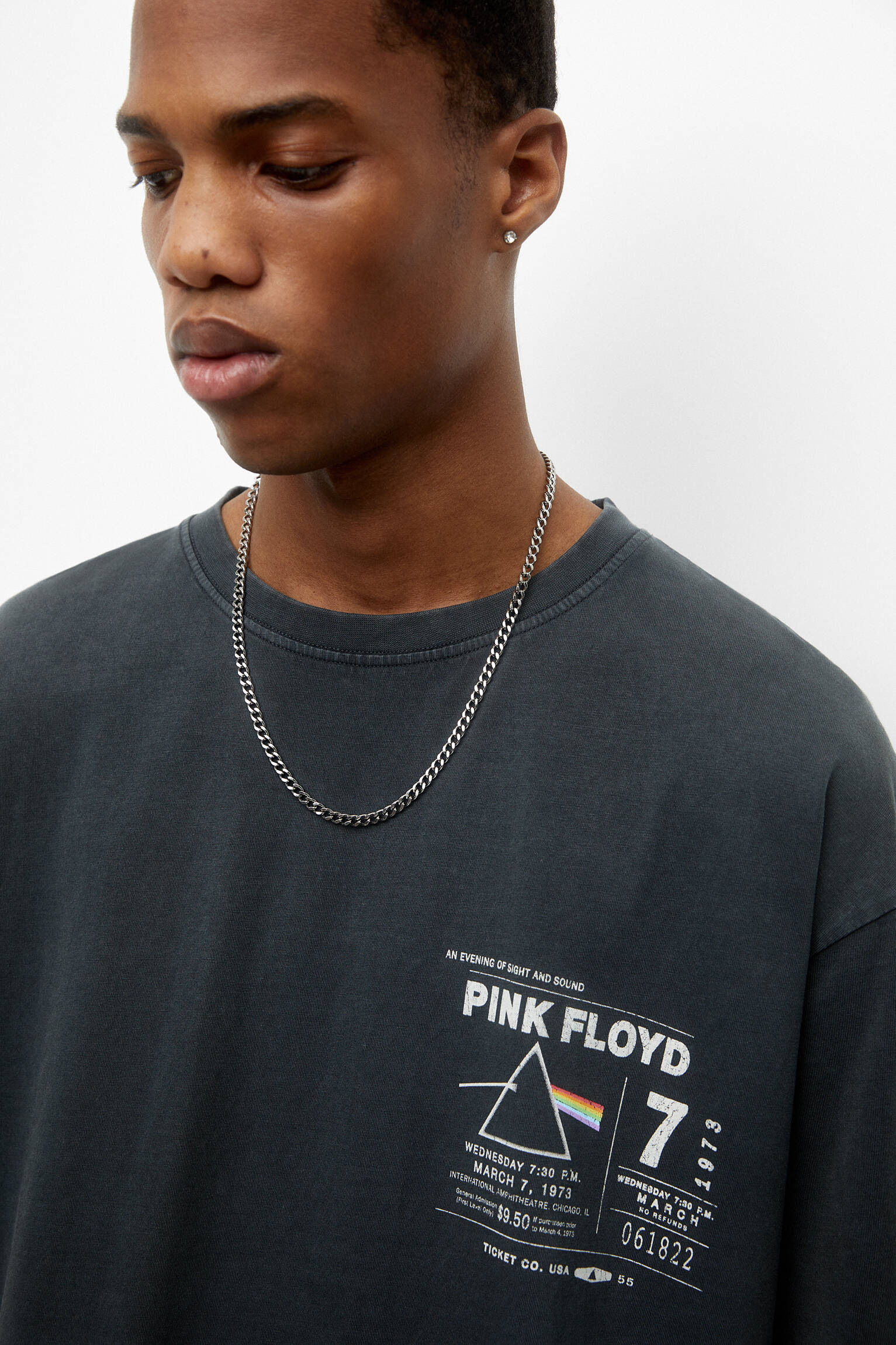 CAMISETA PINK FLOYD COM EFEITO LAVADO - PRETA