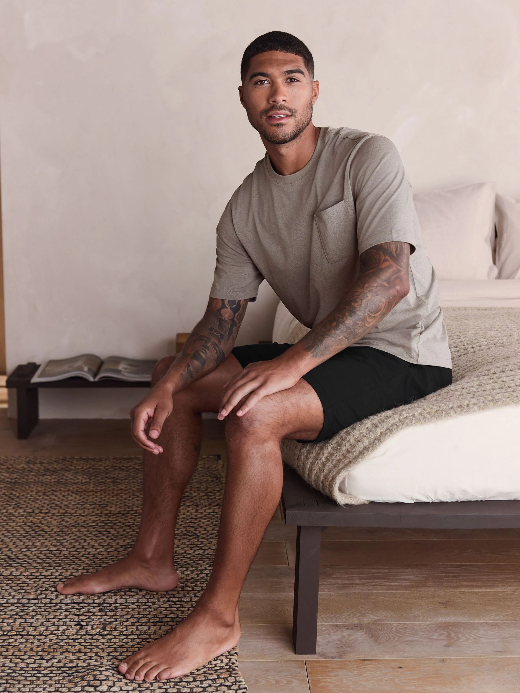 Neutraal/zwart - Jersey pyjama met korte mouwen