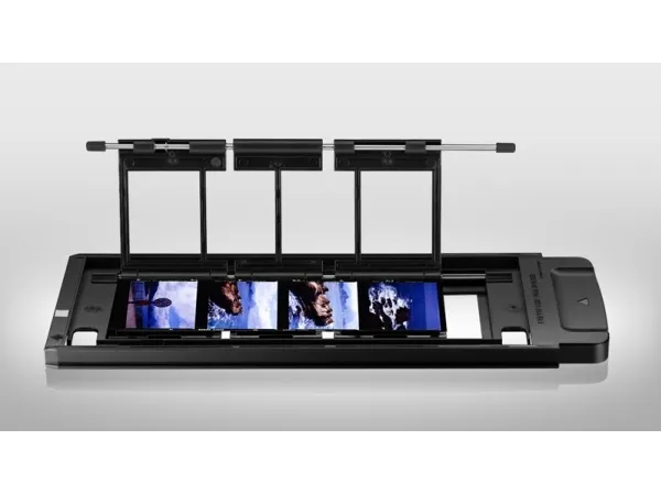 Plustek OpticFilm 120 - Filmscanner - CCD - 120 (6 cm) film - 5300 dpi - USB 2.0