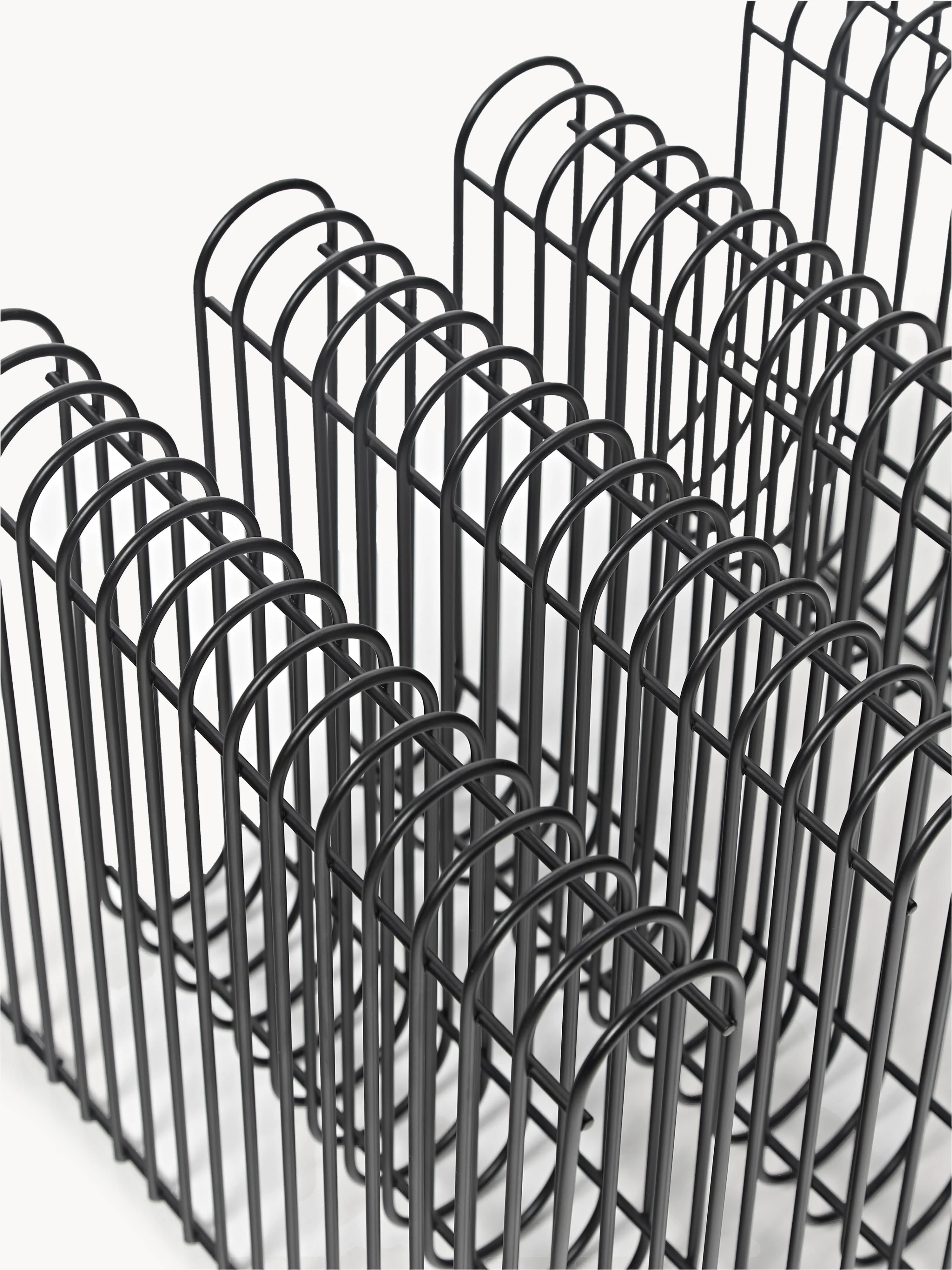 Metalen tijdschriftenhouder Curva