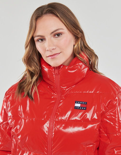 Tommy Jeans - TJW BADGE GLOSSY PUFFER - Rouge