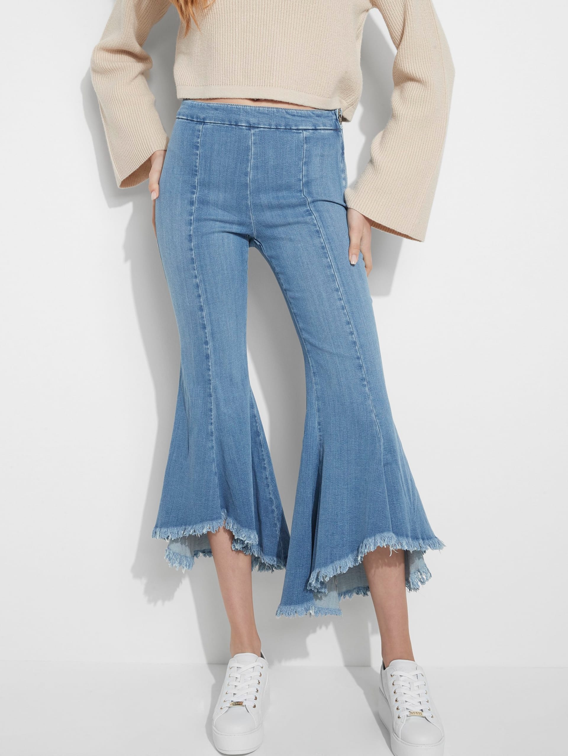 Calça jeans boca de sino de cintura alta Sofia 1981