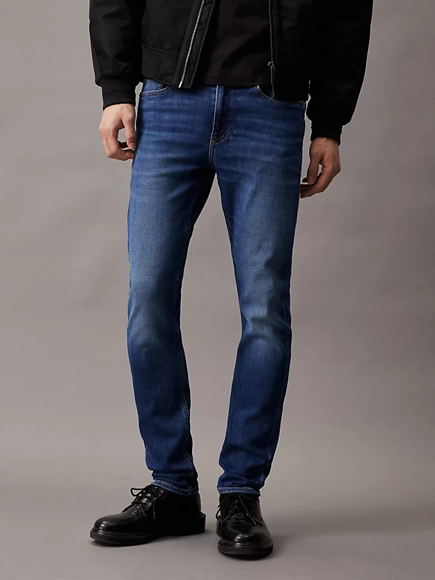Calça jeans slim tapered
