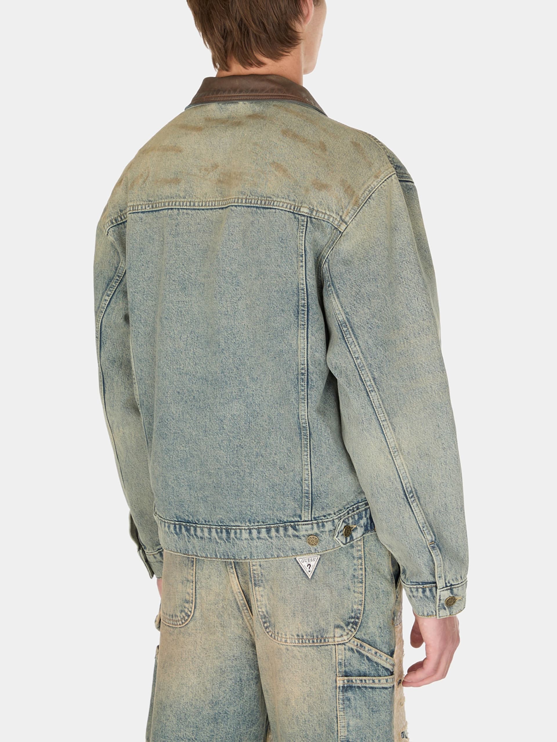 jaqueta trucker de denim lavado