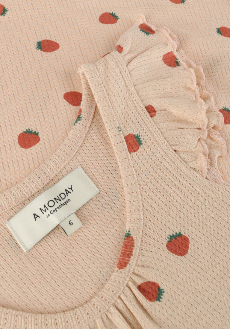 A MONDAY IN COPENHAGEN roze a monday in copenhagen top alva top