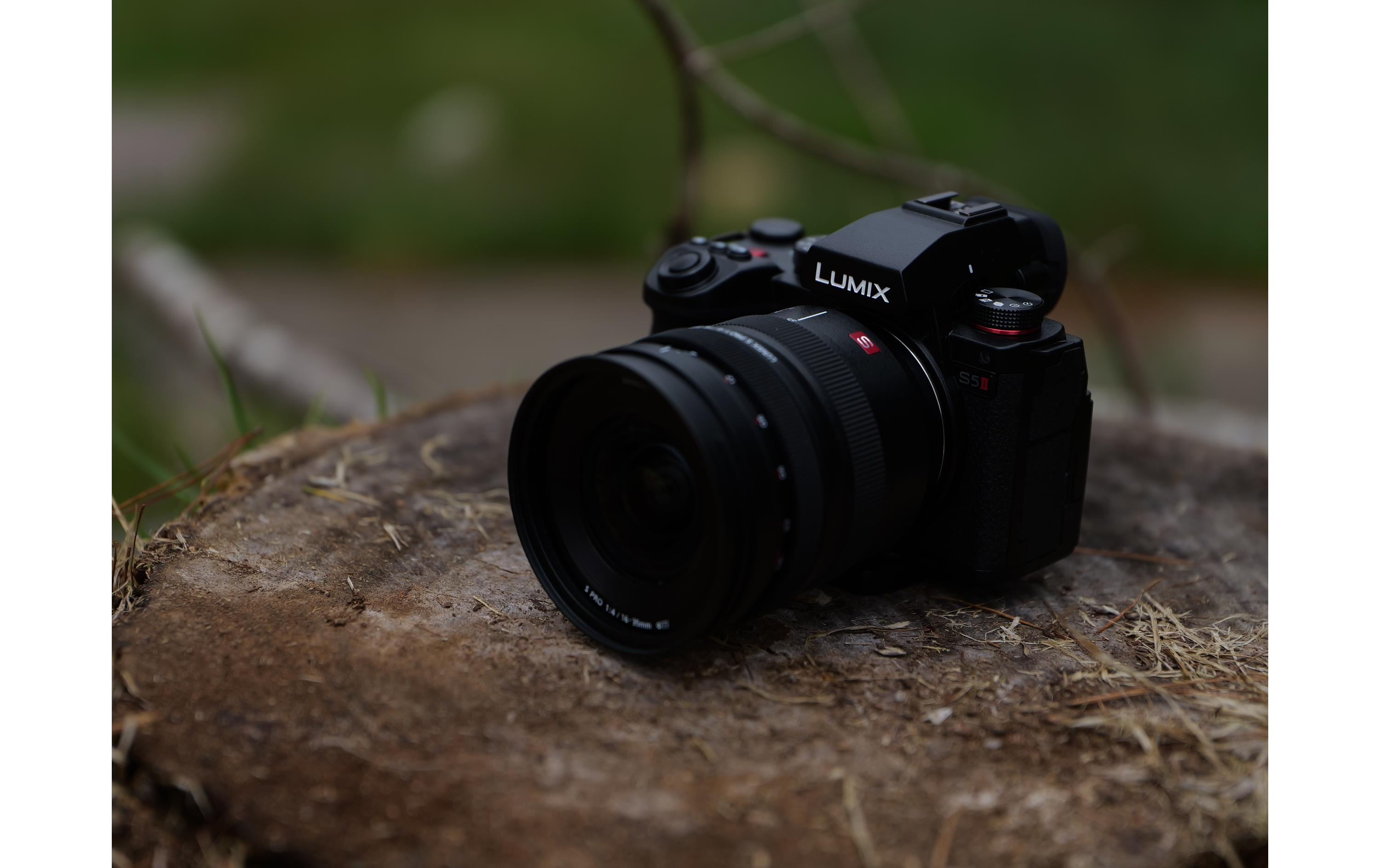 Fotokamera LUMIX S5 Mark II 20-60 mm F3.5-5.6<br>Spiegellose Vollformatkamera mit Phasen-Hybrid-Autofokus, Aktive Bildstabilisierung und Objektiv