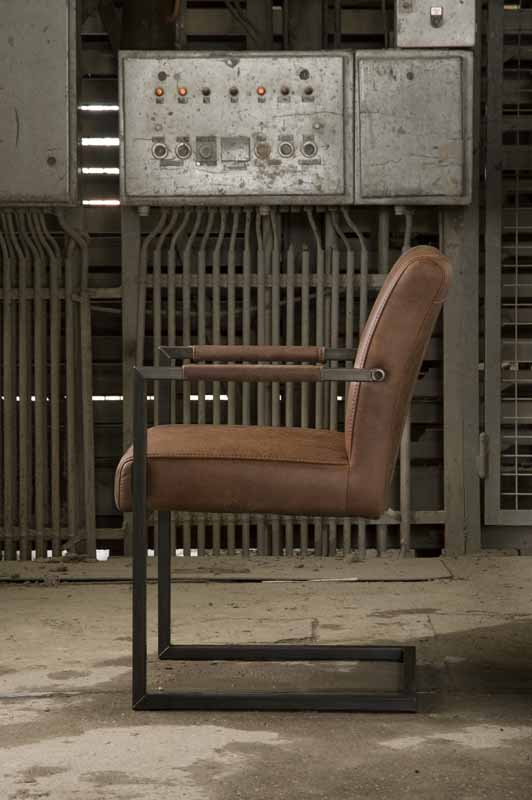 Eetkamerstoel Ferro Lichtbruin met arm (4 stoelen)