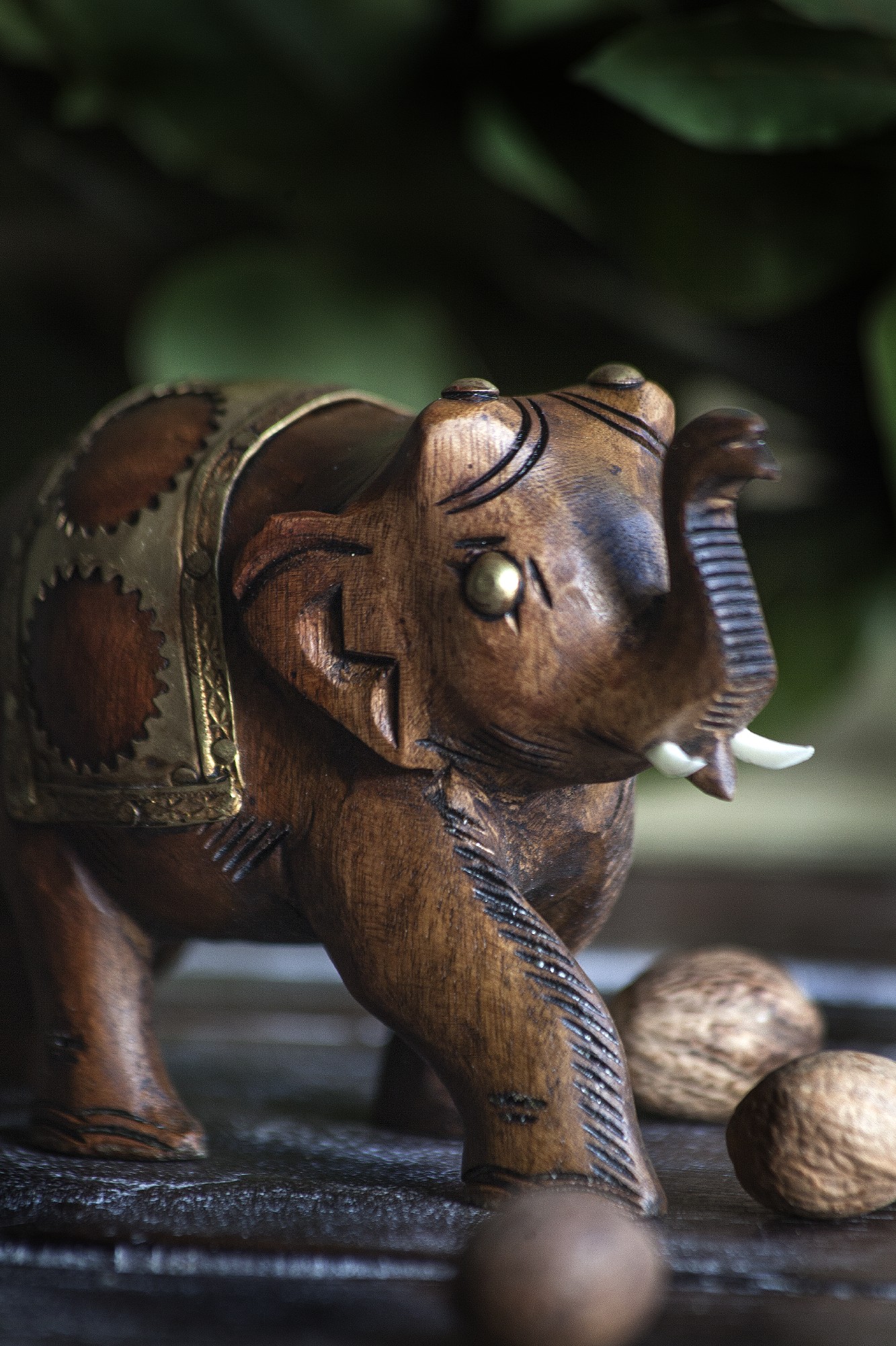 Elefant aus Holz und Messing, braun, messing, H 8 cm, B 11 cm, T 5 cm von fischer's lagerhaus