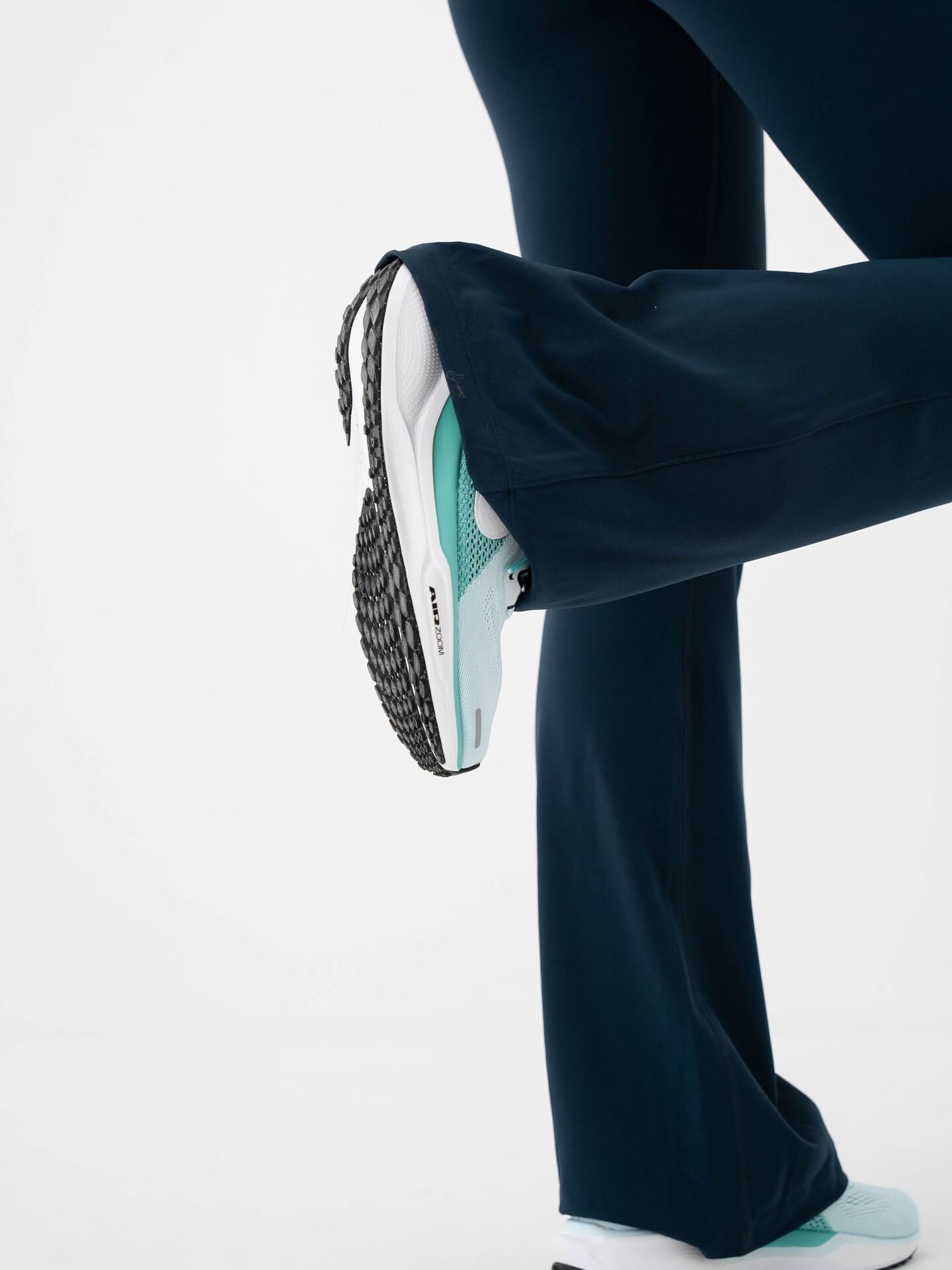 Nike Zenvy Dri-Fit High-Rise Flared Leggings