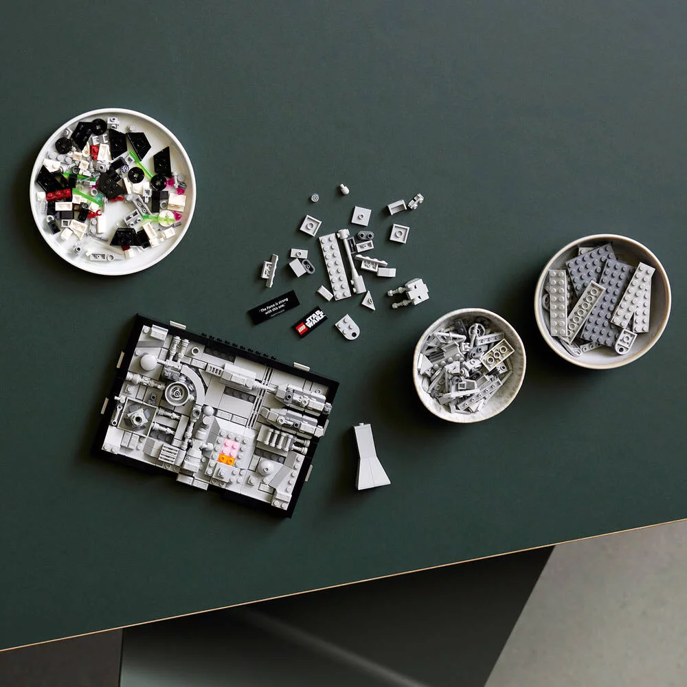 LEGO®STAR WARS 75329 - DIORAMA DE LA POURSUITE DANS LES TRANCHEES DE L'ETOILE DE LA MORT