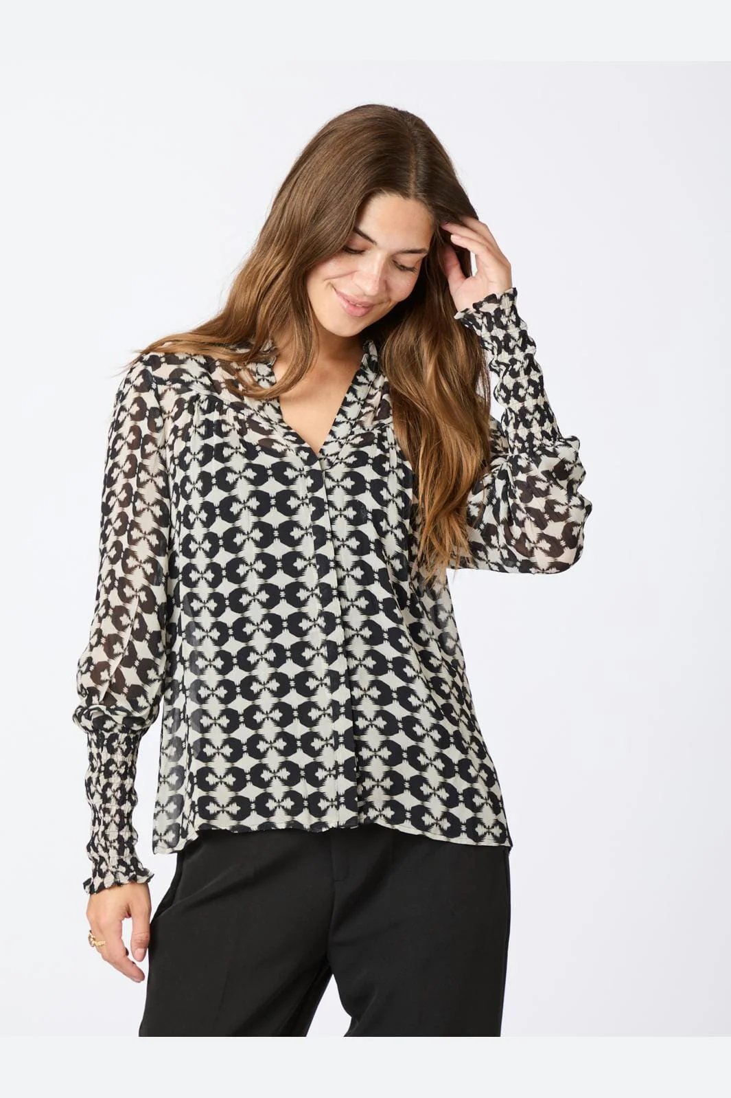 Neo Noir Camisa Graphic Print Blouse