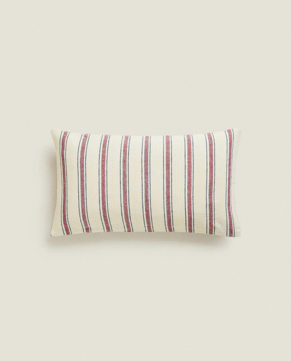 CAPA DE ALMOFADA LISTRADA