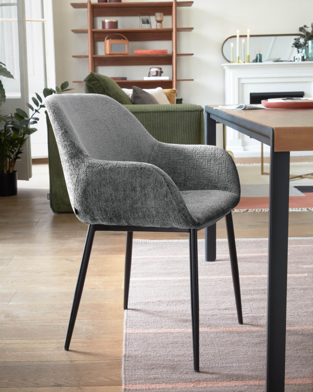 Kave Home Konna eetkamerstoel met stalen onderstel Beige Chenille